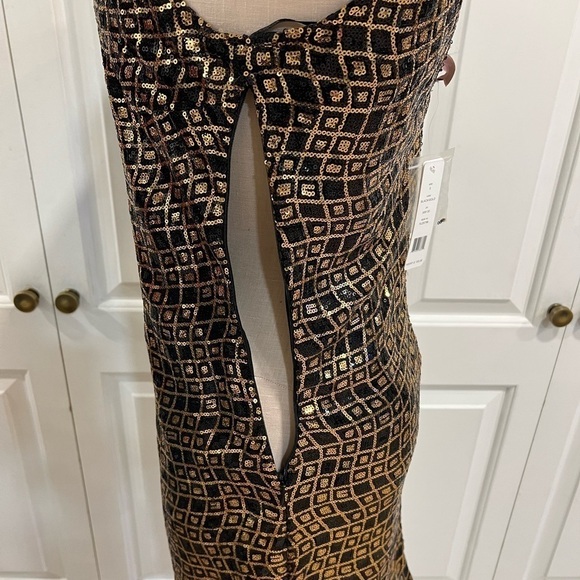Romeo and Juliet Couture Sleeveless Sequined Black and Gold, Party Dress. - Picture 10 of 14